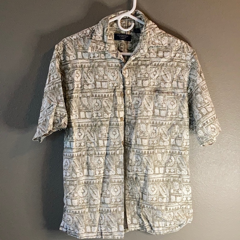 Round tree & Yorke /S/ outdoors casual button down short sleeve